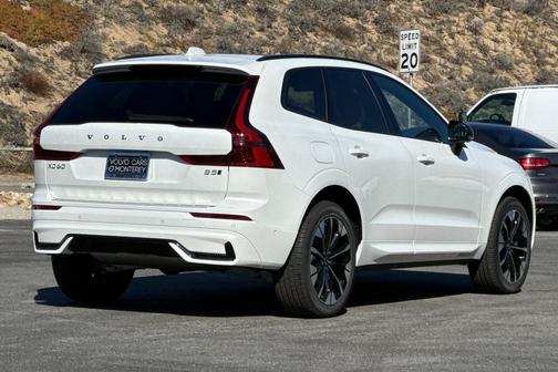 2026 Volvo XC60 B5 Plus
