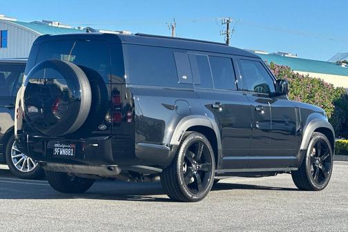 2023 Land Rover Defender 130 X-Dynamic SE