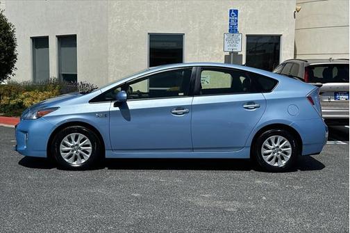 2013 Toyota Prius Plug-in Base