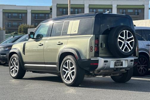 2023 Land Rover Defender 110 SE