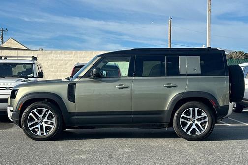 2023 Land Rover Defender 110 SE