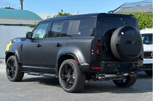 2025 Land Rover Defender 110 P500 X-Dynamic SE
