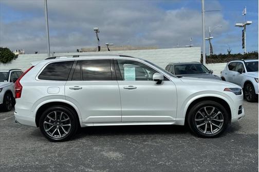 2018 Volvo XC90 T5 Momentum