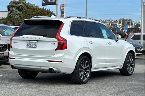 2018 Volvo XC90 T5 Momentum