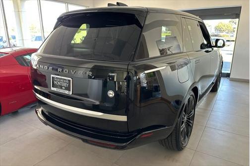 2025 Land Rover Range Rover P615 SV