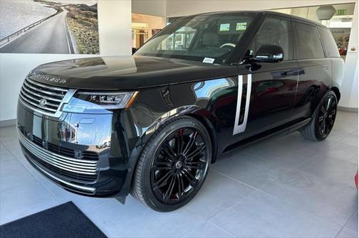 2025 Land Rover Range Rover P615 SV