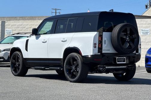 2025 Land Rover Defender 110 P500 X-Dynamic SE