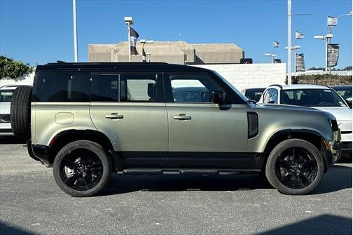 2025 Land Rover Defender 110 P400 X-Dynamic SE