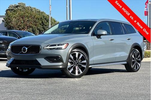 2024 Volvo V60 Cross Country B5 Ultimate
