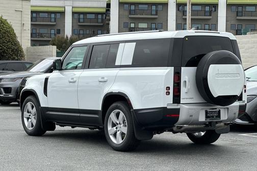 2025 Land Rover Defender 130 P400 S