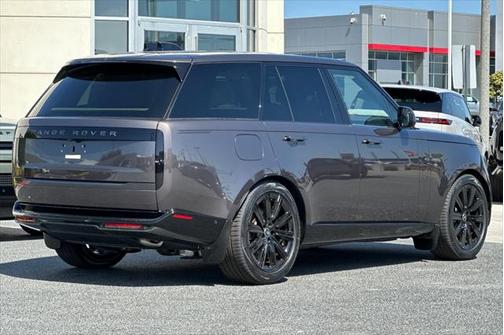2025 Land Rover Range Rover P400 SE