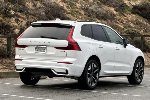 2026 Volvo XC60 B5 Plus