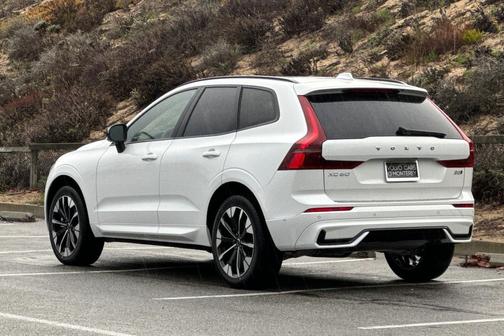 2026 Volvo XC60 B5 Plus