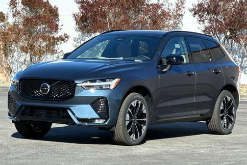 2026 Volvo XC60 B5 Plus