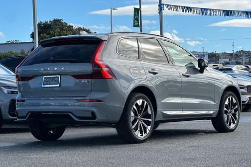 2026 Volvo XC60 B5 Plus