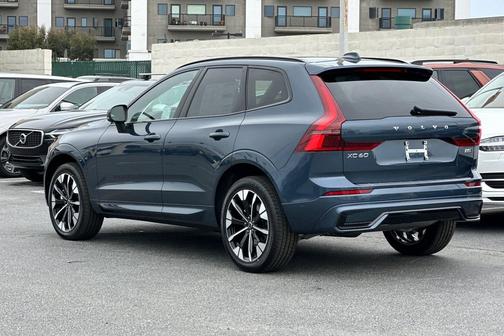 2026 Volvo XC60 B5 Plus