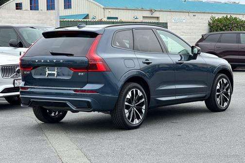 2026 Volvo XC60 B5 Plus