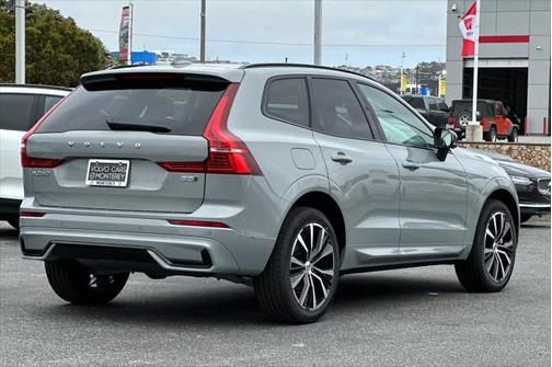 2025 Volvo XC60 B5 Plus