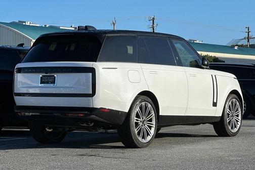 2026 Land Rover Range Rover P530 SE 7 Seat