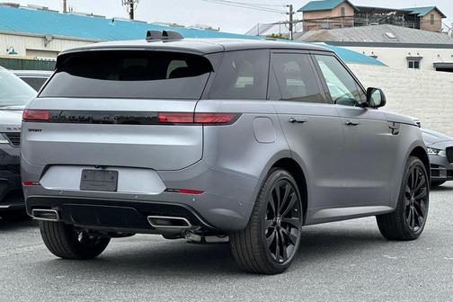 2025 Land Rover Range Rover Sport SE
