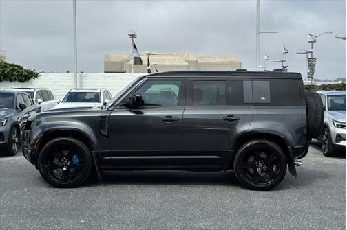 2022 Land Rover Defender 110 V8