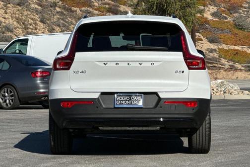 2026 Volvo XC40 B5 Plus