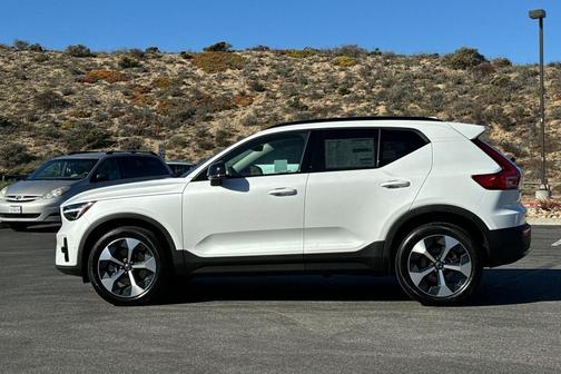 2026 Volvo XC40 B5 Plus