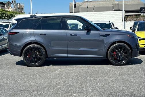 2025 Land Rover Range Rover Sport SE