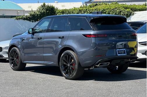 2025 Land Rover Range Rover Sport SE