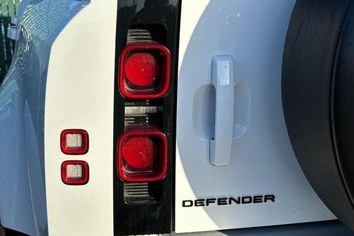 2022 Land Rover Defender 110 S