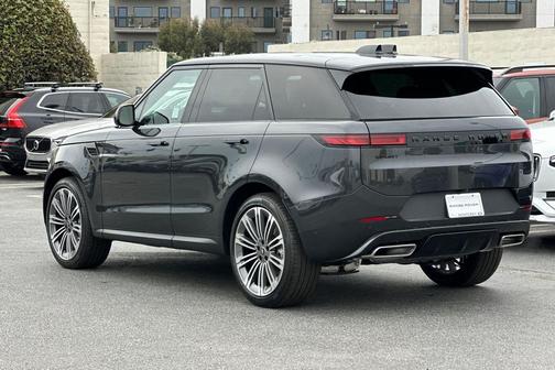 2025 Land Rover Range Rover Sport SE