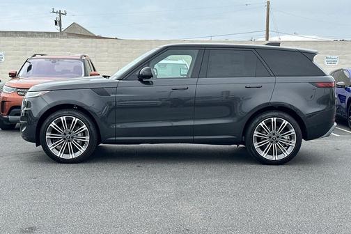 2025 Land Rover Range Rover Sport SE