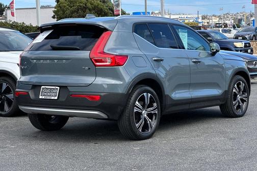 2022 Volvo XC40 T5 Inscription