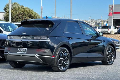 2024 Hyundai IONIQ 5 SE Standard Range