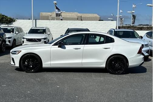 2024 Volvo S60 B5 Plus Black Edition