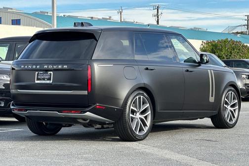 2025 Land Rover Range Rover P400 SE 7 Seat
