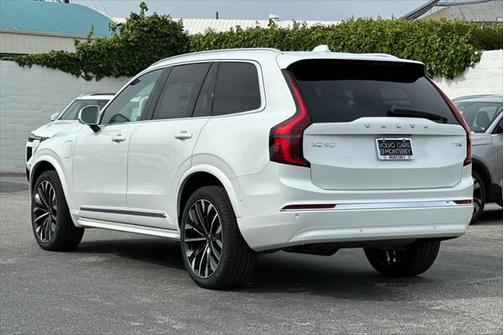 2025 Volvo XC90 Plug-In Hybrid T8 Plus 7-Seater