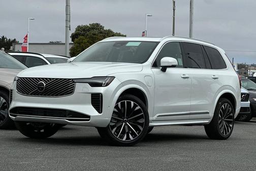 2025 Volvo XC90 Plug-In Hybrid T8 Plus 7-Seater