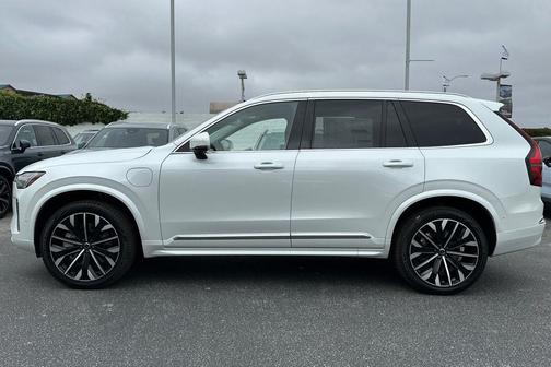 2025 Volvo XC90 Plug-In Hybrid T8 Plus 7-Seater