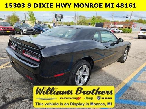 2022 Dodge Challenger SXT