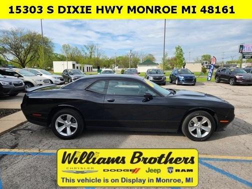 2022 Dodge Challenger SXT