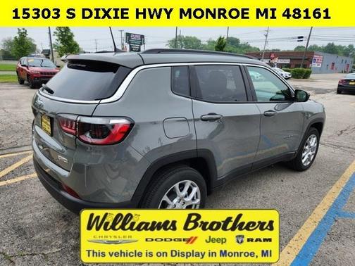2023 Jeep Compass Latitude Lux FWD