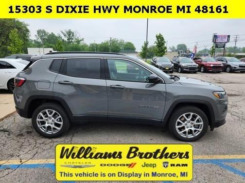 2023 Jeep Compass Latitude Lux FWD
