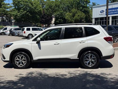 Crystal White Pearl 2024 Subaru Forester Premium