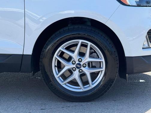 Oxford White 2022 Ford Edge SEL