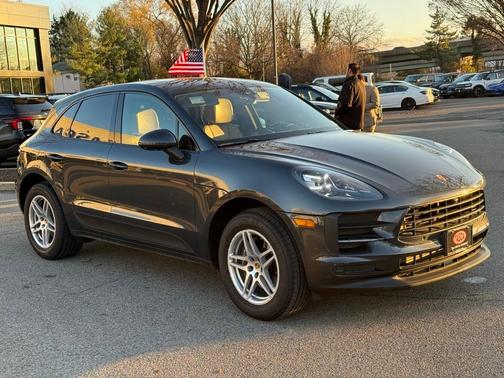 2021 Porsche Macan Base