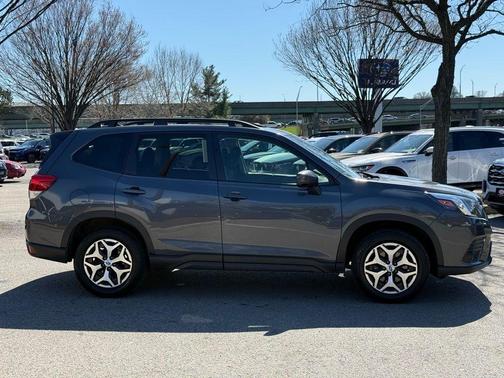 Magnetite Gray Metallic 2024 Subaru Forester Premium