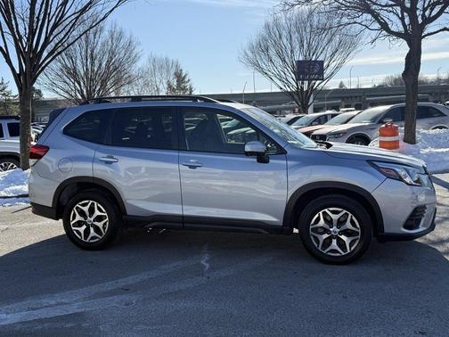 2024 Subaru Forester Premium