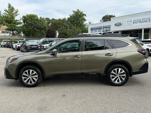 2022 Subaru Outback Premium