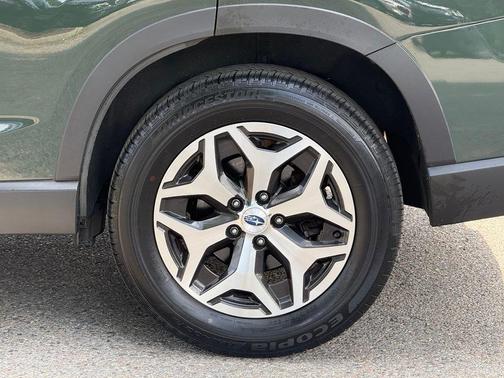 Cascade Green Silica 2023 Subaru Forester Premium